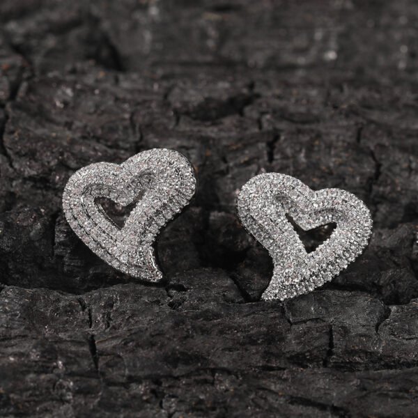 Zircon Hollow Love Heart Stud Earrings Micro-inlaid Retro